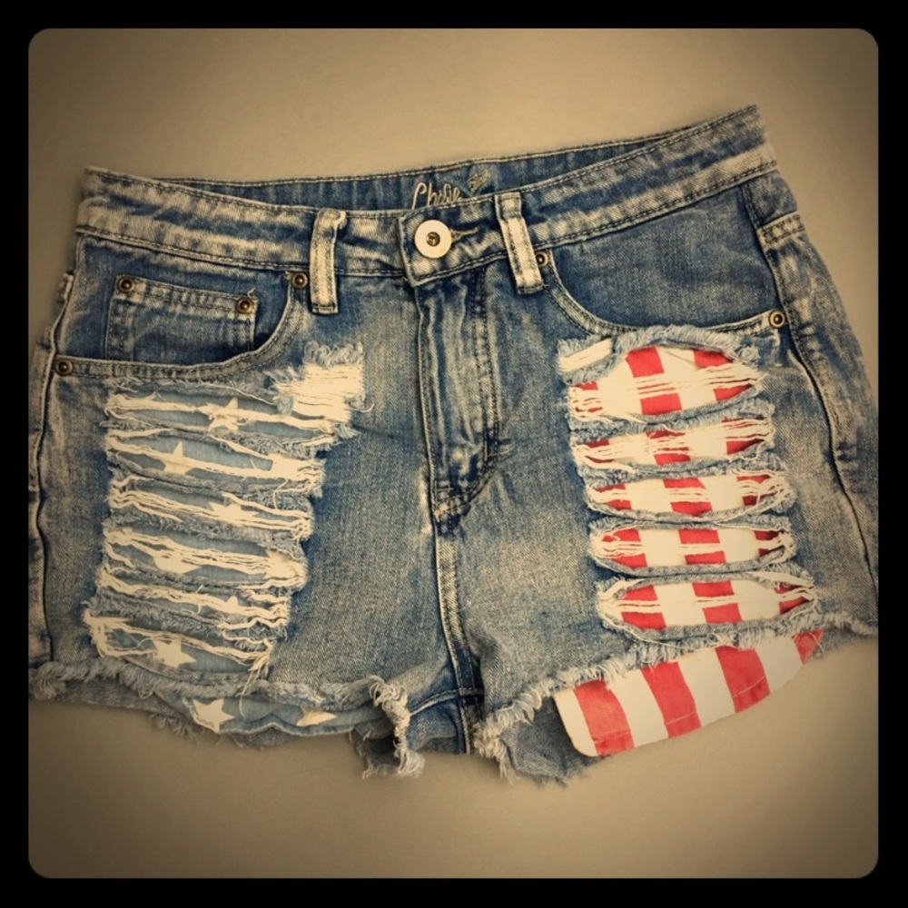 ChiOle vintage distresses Jean shorts Med.